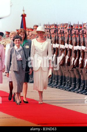 Prinzessin Diana Overseas Besuch Mai 1990 mit Zsuzsa ungarischen Staatspräsidenten s Frau in Ungarn Stockfoto