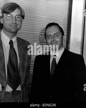 Brian Walden Labour MP Birmingham Ladywood Juni 1977, die Sitz um Wochenende World TV Vorführer mit dem LWT Steuerungsfunktionen und aktuelle Angelegenheiten John Birt L jetzt BBC Direktor allgemeine Mirrorpix Rücktritt wird Stockfoto