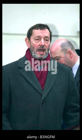 Der ehemalige Innenminister David Blunkett verlässt nach Hause heute nur wenige Stunden bevor der Bericht in dem Kindermädchen Visa Skandal Dec freigegeben wird Stockfoto