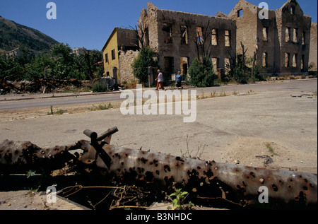 Mostar, Juni 1996', Gebäude schwer beschädigt, während der Konflikt entlang der Konfrontation, Boulevard Narodne Revolucije, 1996 Stockfoto