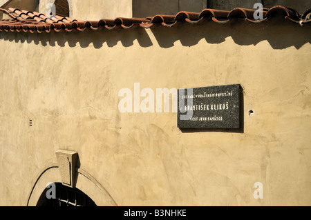 Die westliche Wand des Prager alte neue Staronova Synagoge im jüdischen Viertel Stockfoto