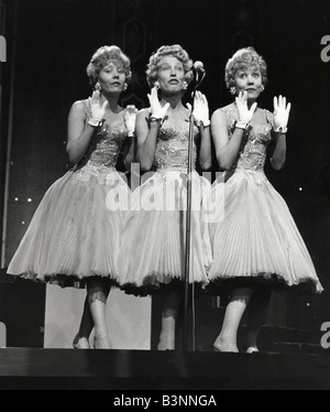 BEVERLEY Schwestern UK-pop-Trio im Jahr 1957 auf TV Samstag Nacht im The London Palladium Stockfoto