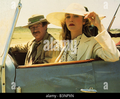 WHITE MISCHIEF 1987 Regenschirm Film mit Greta Scacchi und John Hurt Stockfoto