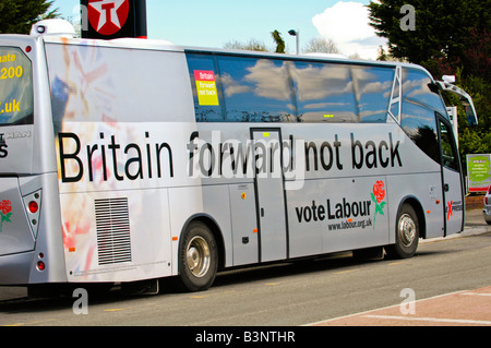 DER PRESCOTT EXPRESS John Prescott Schlacht Bus benutzte er eine Kampagne in Großbritannien während der Wahl mit 2005 Generälen Stockfoto