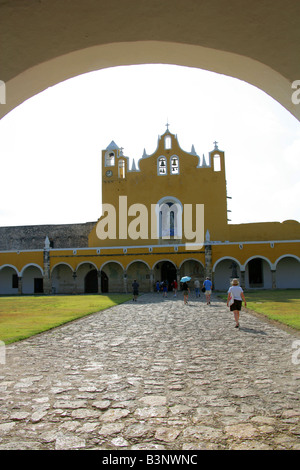 San Antonio de Padua Kloster (St. Anthony von Padua Kloster), Izamal, Yucatan Halbinsel, Mexiko Stockfoto