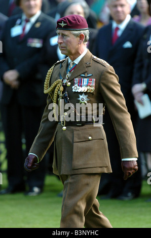 Prinz Charles während der Zeremonie am Friedhof Oosterbeek Holland anlässlich des 60. Jahrestages der Schlacht bei Arnheim Stockfoto