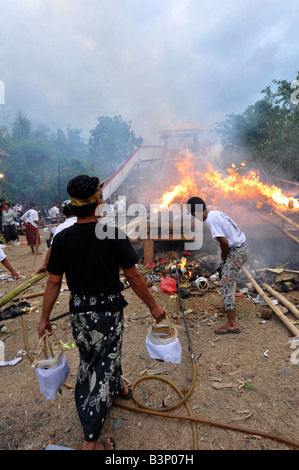 Masse Einäscherung Zeremonie, Klungkung, Bali, Indonesien Stockfoto