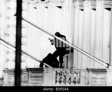 Iranische Botschaft-Belagerung der SAS Sturm des Gebäudes, die restlichen 19 Geiseln zwei Mitglieder der SAS zu befreien vorzubereiten, einziehen Stockfoto