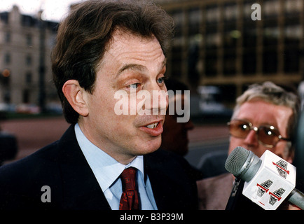 Tony Blair MP Leader Labour Party interviewt in Glasgow 1995 Stockfoto