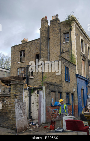 Heruntergekommenen Kneipe unterziehen Sanierung Stockfoto