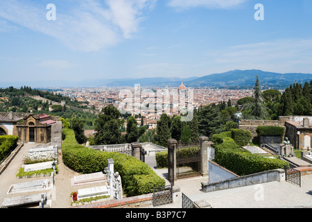 Blick über die Dächer von die Kirche von San Miniato al Monte, Florenz, Toskana, Italien Stockfoto