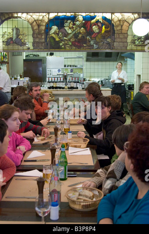 Beliebte Familien-Restaurant "Le Pre-Sale" verkaufen traditionelle belgischen Küche in Brüssel Belgien Stockfoto