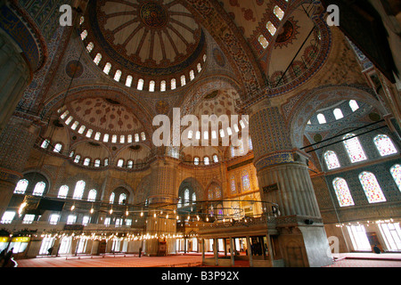 Mai 2008 - der Innenraum der blauen Moschee oder in seinem türkischen Namen Sultan Ahmet Camii Istanbul Türkei Stockfoto