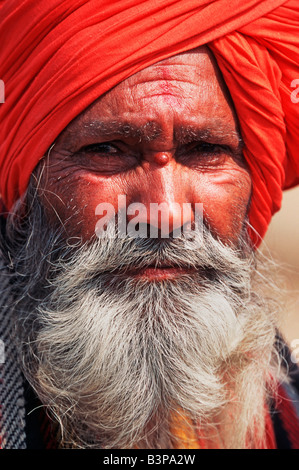 Porträt Rajpute Gesicht eines Mannes mit Bart und Turban Rajasthan Indien Asien Stockfoto