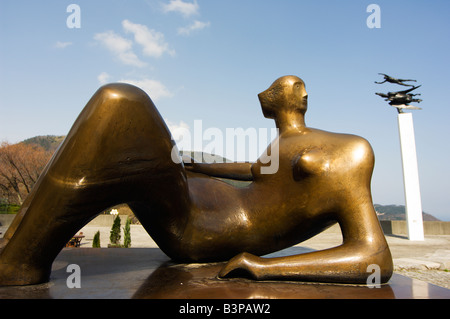 Japan, Präfektur Kanagawa, Hakone. Moderne Skulpturen und Kunst zeigt in Hakone Open Air Museum Stockfoto