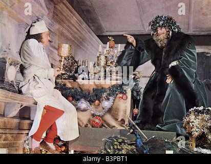 SCROOGE 1970 Zentrum Kinofilm mit Albert Finney auf der linken Seite Stockfoto