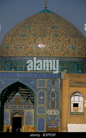 Iran, Esfahan. Die 17. Jahrhundert Masdsched-e Sheikh Lotfollah-Moschee war der Schwiegervater von Schah Abbas gewidmet und dauerte fast 20 Jahre zu bauen. Stockfoto