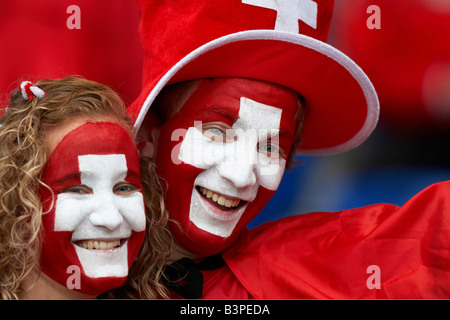 Schweizer Fußball-Fans, Eröffnungsspiel UEFA EURO 08, Schweiz gegen Tschechien in St. Jakob Park, Basel, Schweiz, Europa Stockfoto