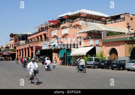 Cafés in Jemma el Fna Platz, "Platz der Betrüger" oder "Platz der erhängte", Marrekesh, Marokko, Afrika Stockfoto