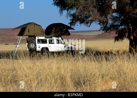 Land Rover, camping in Namib-Naukluft-Nationalpark, Namibia, Afrika Stockfoto