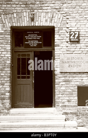 Eingang zum Block 27 - staatliches Museum Auschwitz-Birkenau im KZ Auschwitz in der Nähe von Krakau, Polen Stockfoto