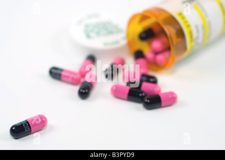 Ausgelaufene Flasche von Medikamenten zur Behandlung von Acid Reflux-Krankheit Stockfoto