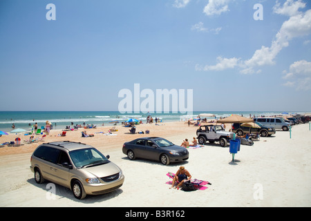 Autos parken auf Sand, Daytona Beach, Florida, USA Stockfoto