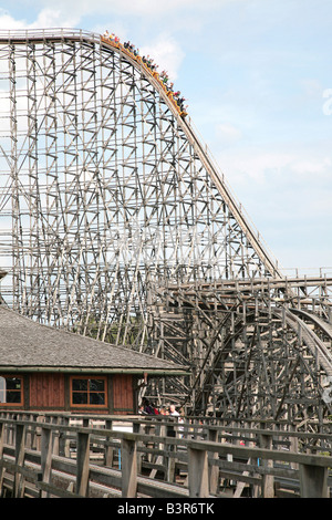 Holzachterbahn im Heide Park Soltau Deutschland Größte Holz Achterbahn der Welt Heide Park Soltau Stockfoto