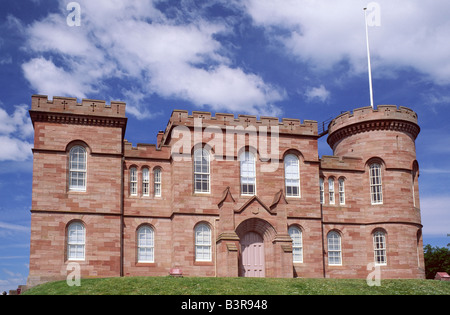 Inverness Castle, Inverness, Highland, Schottland, Vereinigtes Königreich.  Das Schloss beherbergt heute das Sheriff-Gericht. Stockfoto