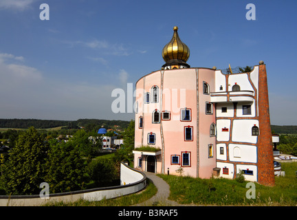 Exzentrischer Architektur des Rogner Thermal Spa und Hotel, entworfen von Friedensreich Hundertwasser in Bad Blumau, Österreich Stockfoto