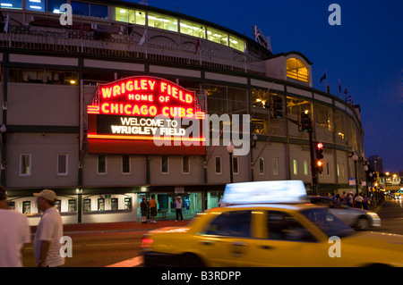 Chicagos Wrigley Field historische Leuchtreklame Stockfoto