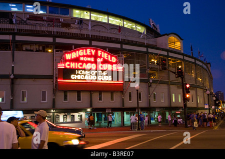 Chicagos Wrigley Field historische Leuchtreklame Stockfoto