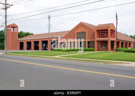Dies ist ein riesiges Feuerhaus mit vielen Buchten Stockfoto
