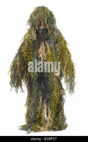 Ein Mann in einen Ghillie-Anzug Stockfoto