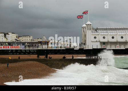 Brighton Pier an einem stürmischen Tag im August 2008 Stockfoto