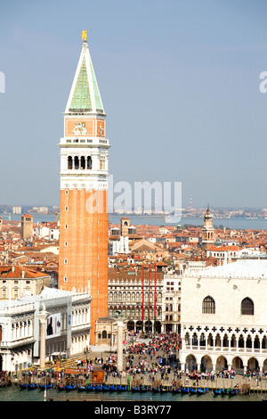 Blick über den Canale di San Marco gegenüber dem Campanile in Piazza San Marco, Venedig, Italien Stockfoto