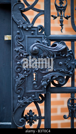 Close-up erschossen auf Schmiedeeisen Schloss Stockfoto