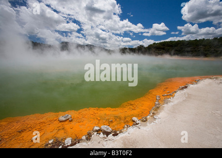 Champagne Pool an geothermischer Standort, Wai-O-Tapu Thermal Wonderland auf Nordinsel von Neuseeland Stockfoto