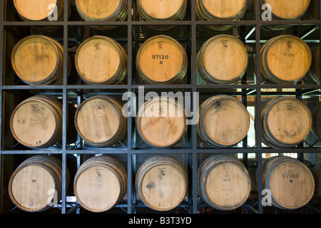 Fässer Wein, kirchliche und staatliche Kellerei, Brentwood Bay, Vancouver Island, British Columbia, Kanada Stockfoto