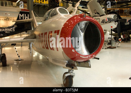 Sowjetischen russischen MIG-15 Geschäftsreiseflugzeug der Korea-Krieg-Ära auf dem Display in das Naval Air Museum, NAS Pensacola, Florida Stockfoto