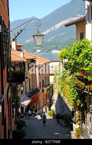 Die engen Gassen von Bellagio am Comer See in Italien Stockfoto