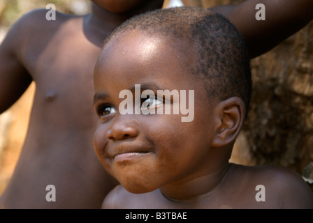 Afrika, Südafrika, KwaZulu Natal, Shakaland, Zulu junge (MR) Stockfoto