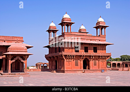 Indien, Uttar Pradesh, Fatehpur Sikri. Mit Blick auf den Diwan-ich-Kas ist auch bekannt als The Jewel House oder Ekstambha Prasada (Palast der Unitary Säule). Stockfoto