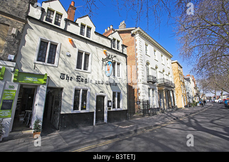 England, Oxford. Der Adler und Kind Pub. CS Lewis und JRR Tolkien würde in den 1950er und 1960er Jahren hier treffen sich zusammen mit ihrem literarischen Freundeskreis bekannt als "The Inklings" zu lesen und diskutieren ihre neueste Arbeit, einschließlich die Chroniken von Narnia und The Lord of the Rings. Stockfoto