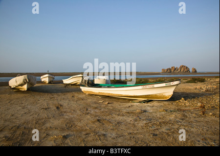 Oman, Golf von Oman, Yiti. Angelboote/Fischerboote auf Yiti Lagune Stockfoto