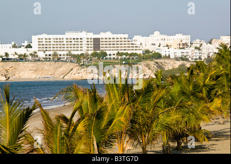 Oman, Maskat, Qurm. Crowne Plaza Hotel von Qurm Beach Stockfoto