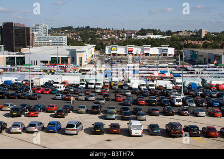 Wembley Sonntag Markt Londoner Stadtteil Brent Wembley Stadion Parkplatz England uk gb Stockfoto