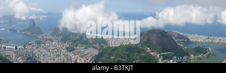 3 Bild Stich Panoramablick von der linken Seite zeigt Sugarloaf, Botafogo, Guanabara-Bucht, Copacabana und Ipanema Strand. Stockfoto