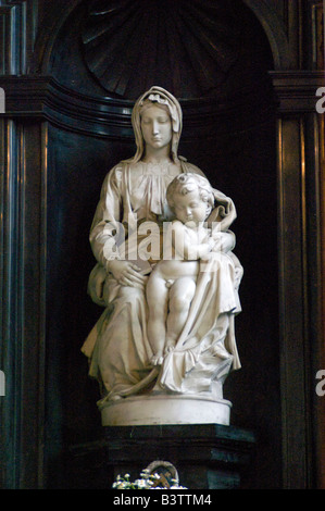 Europa, Belgien, West Vlaanderen, Brügge, Brügge, Michelangelos Madonna mit Kind 1501-1504 in der Gottesmutter-Kirche Stockfoto