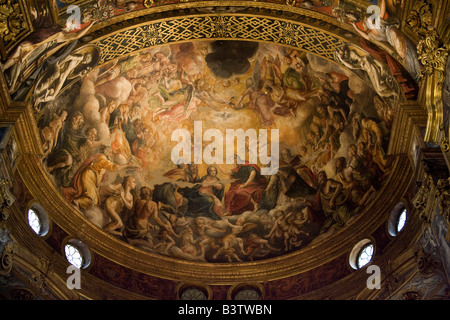 Europa, Italien, Parma. Detail der Fresken in der Kuppel über dem der Altar in der Marienkirche des Zauns. Stockfoto